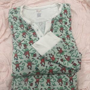 Roller Rabbit men’s L Christmas pajamas